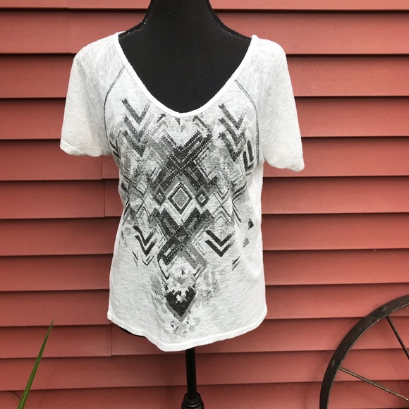 Daytrip Tops - DayTrip White Bling T-Shirt; size XS women’s